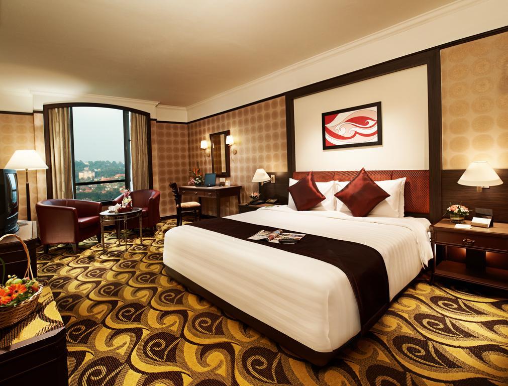 Mardhiyyah Hotel And Suites Shah Alam Exterior foto Deluxe Suite
