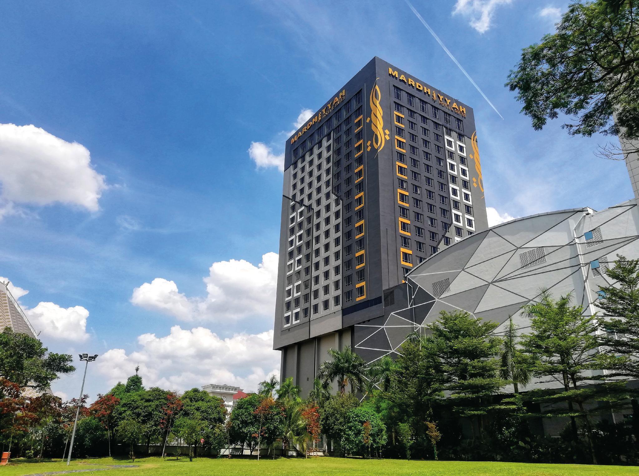 Mardhiyyah Hotel And Suites Shah Alam Exterior foto The main building of the university