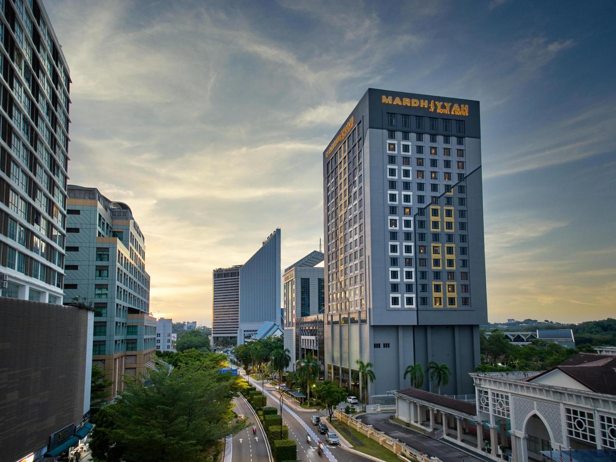 Mardhiyyah Hotel And Suites Shah Alam Exterior foto The hotel in 2016