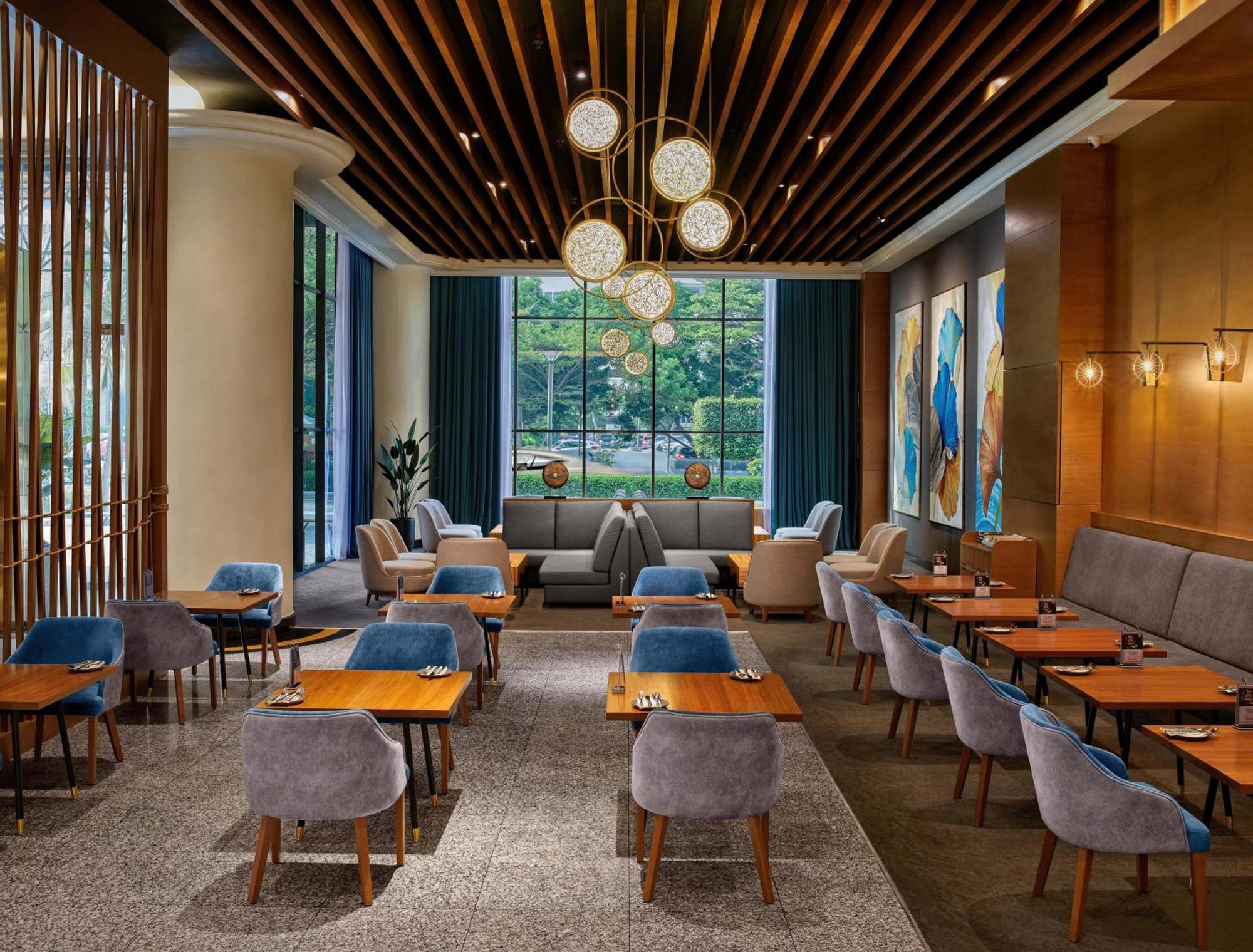 Mardhiyyah Hotel And Suites Shah Alam Exterior foto The interior of the restaurant