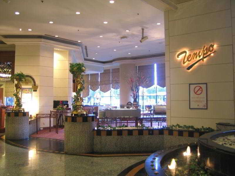 Mardhiyyah Hotel And Suites Shah Alam Exterior foto The lobby of the hotel
